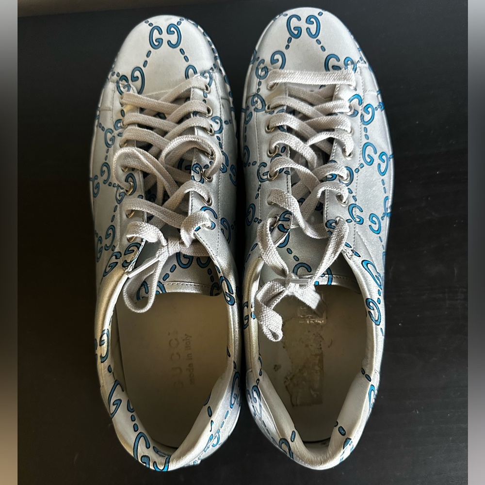 GUCCI 
Silver men’s shoes